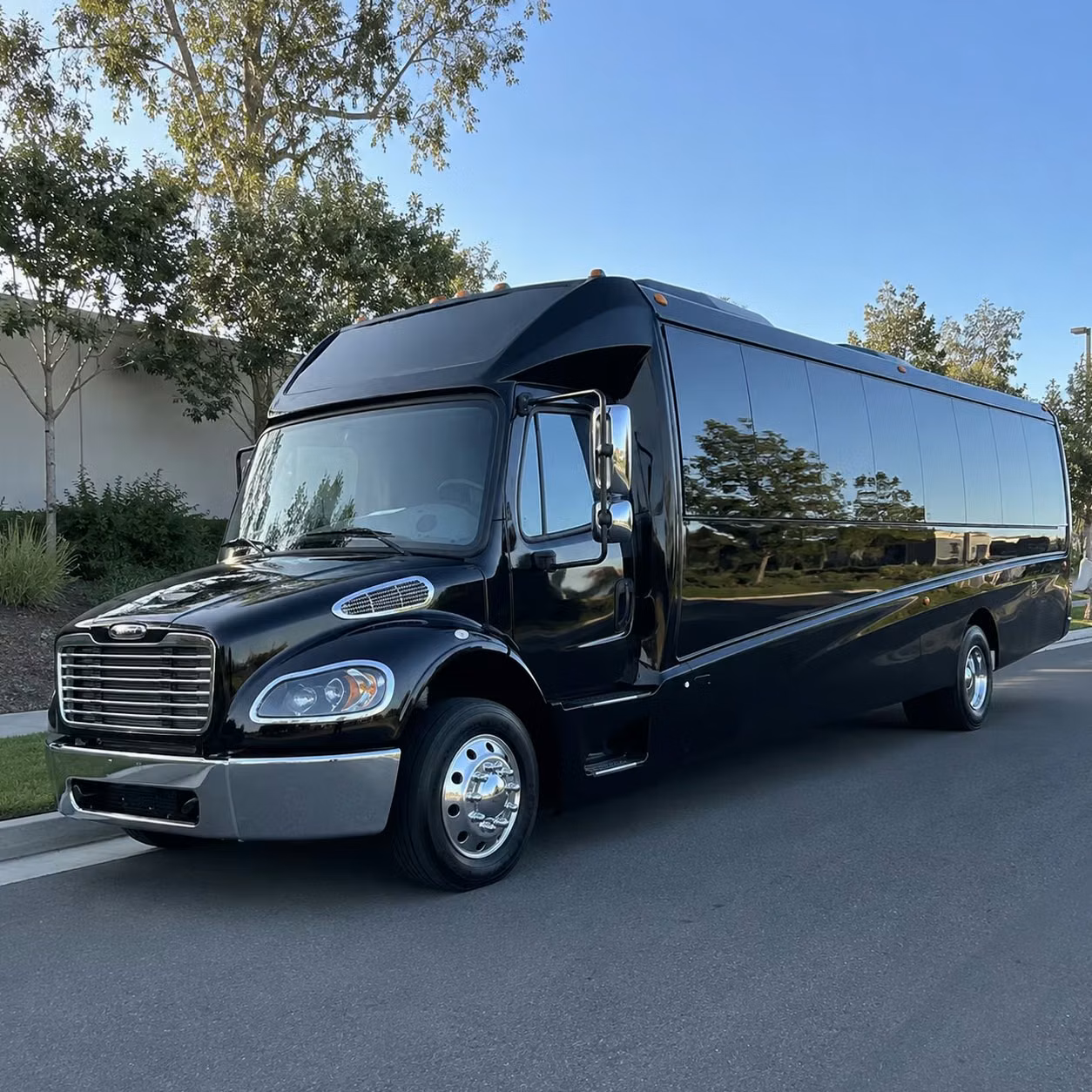 shoreline 28 passenger minibus rental