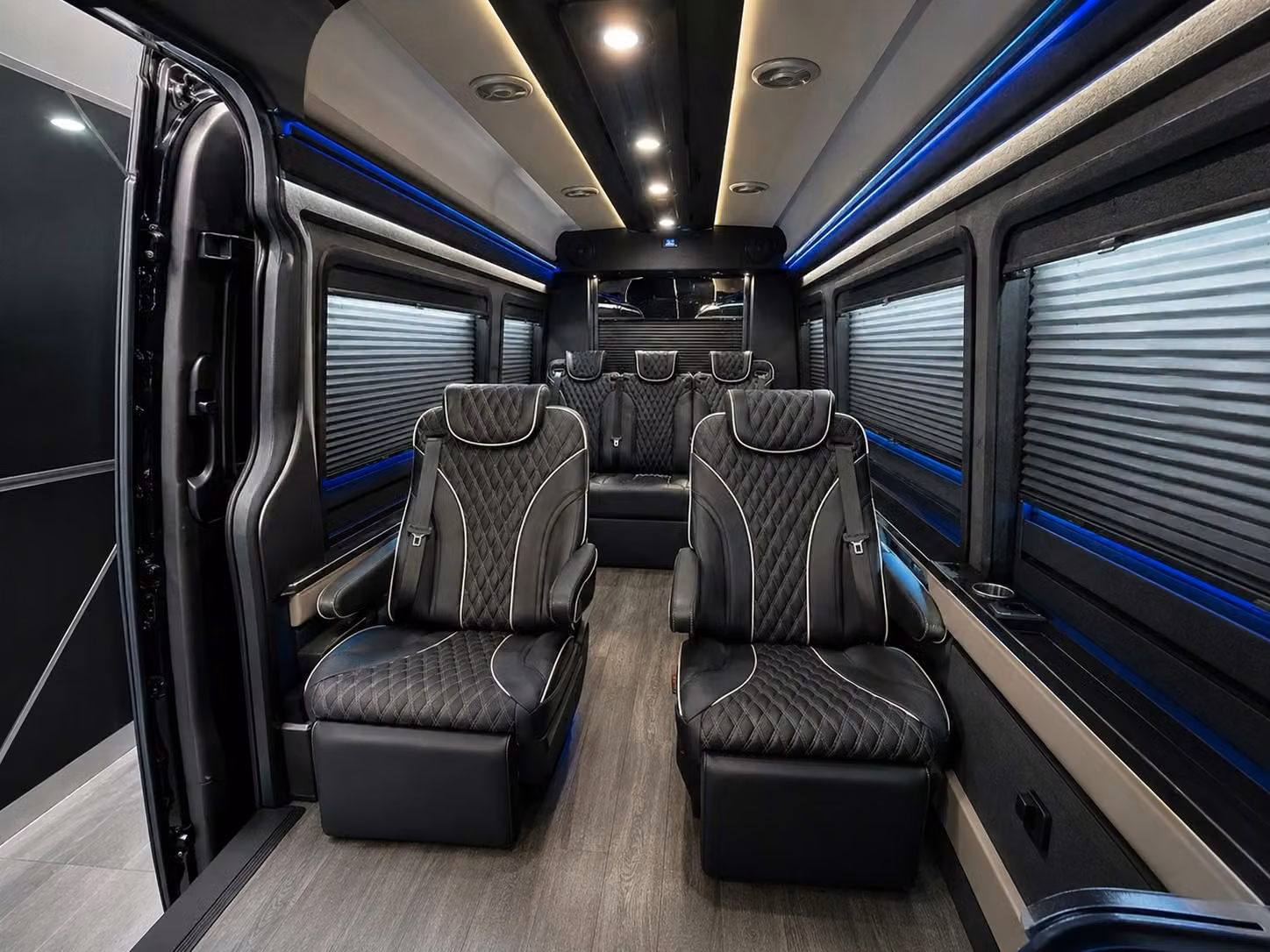 shorelinecharterbuscompany com can help you plan corporate airport shuttle service throughout shoreline and north seattle