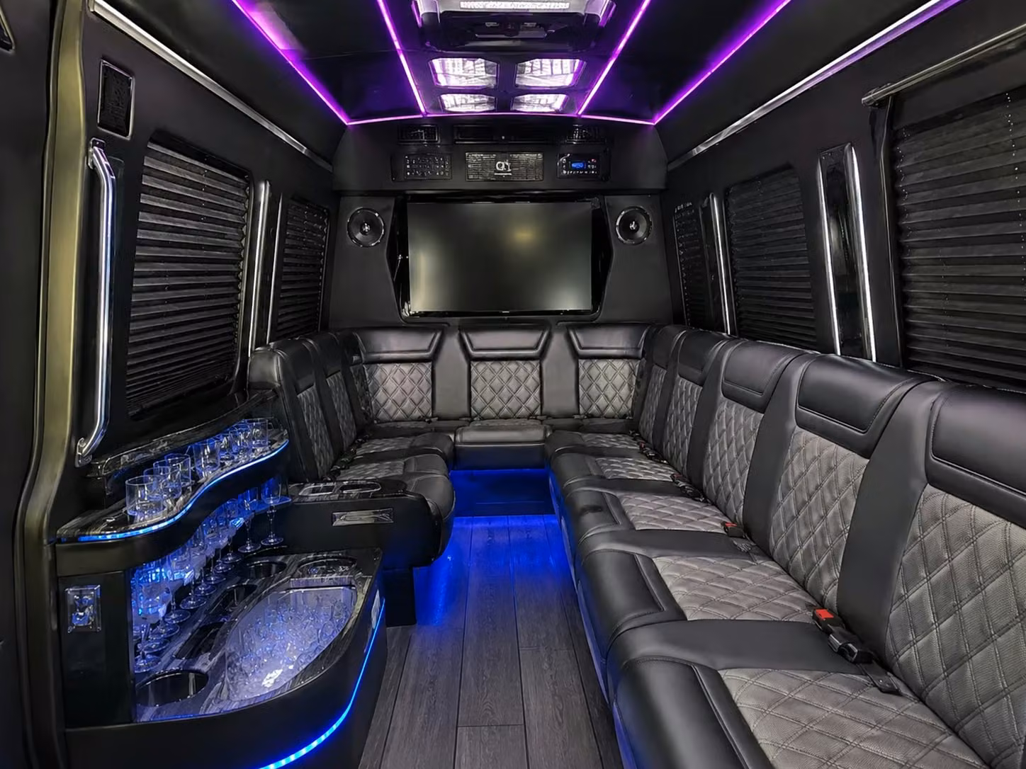 shorelinecharterbuscompany com makes shoreline prom transportation stress free for parents and students